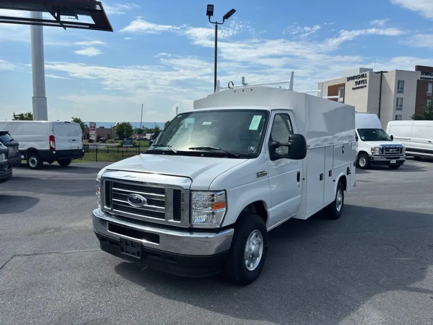 2025 Ford E-350 Base photo 1