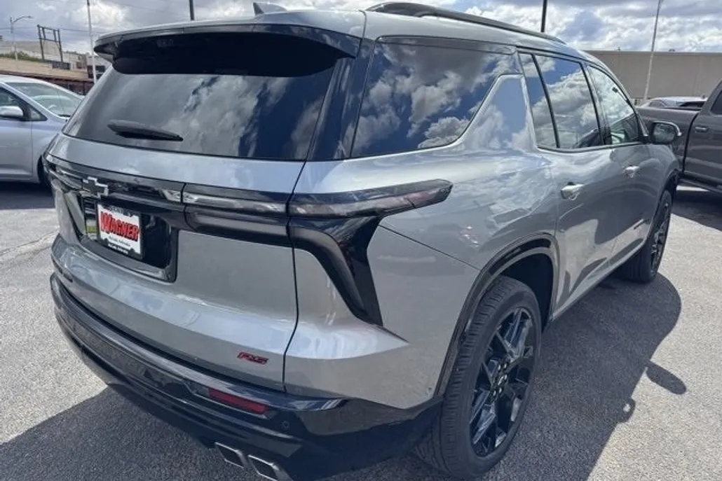 2024 Chevrolet Traverse RS photo 1