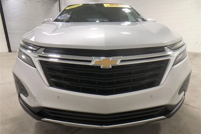 2022 Chevrolet Equinox LT photo 1