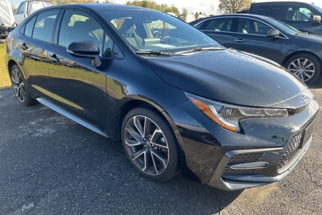2022 Toyota Corolla SE photo 1