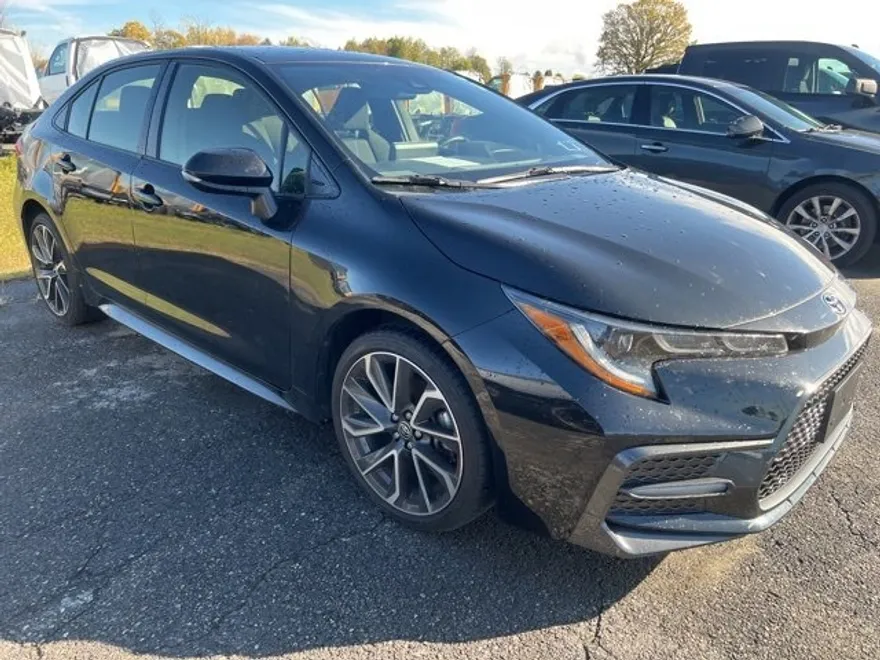 2022 Toyota Corolla SE photo 1