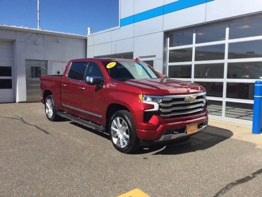 2023 Chevrolet Silverado 1500 High Country photo 1