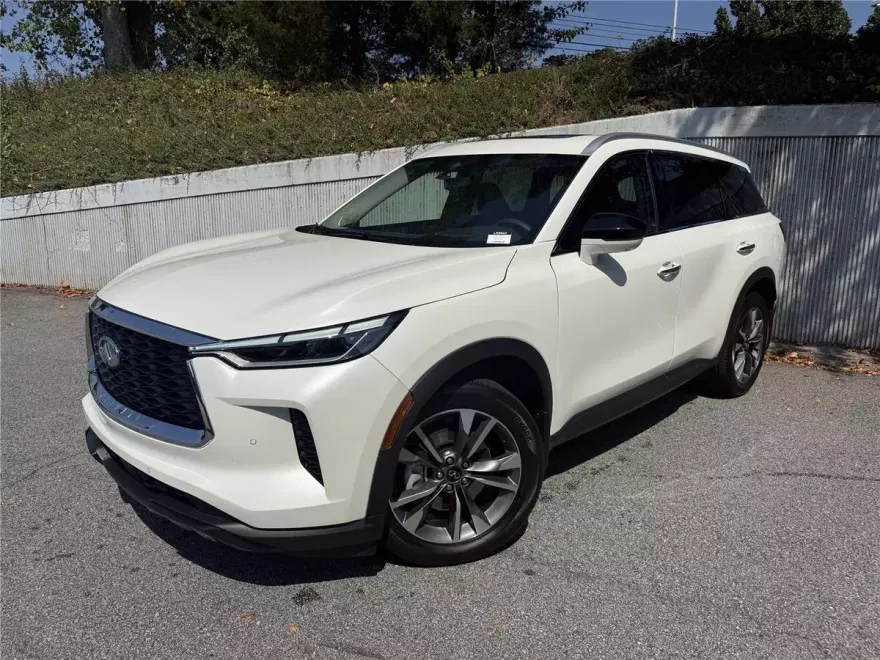 2025 Toyota RAV4 LE photo 1