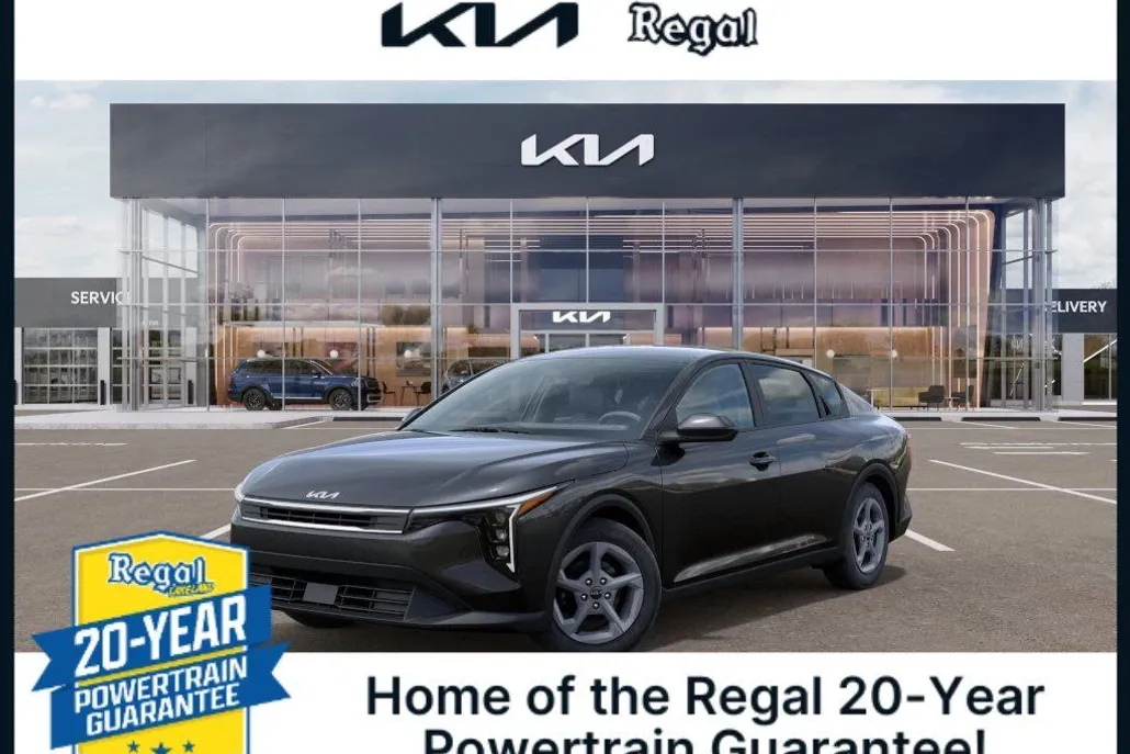2025 Kia K4 LXS photo 1