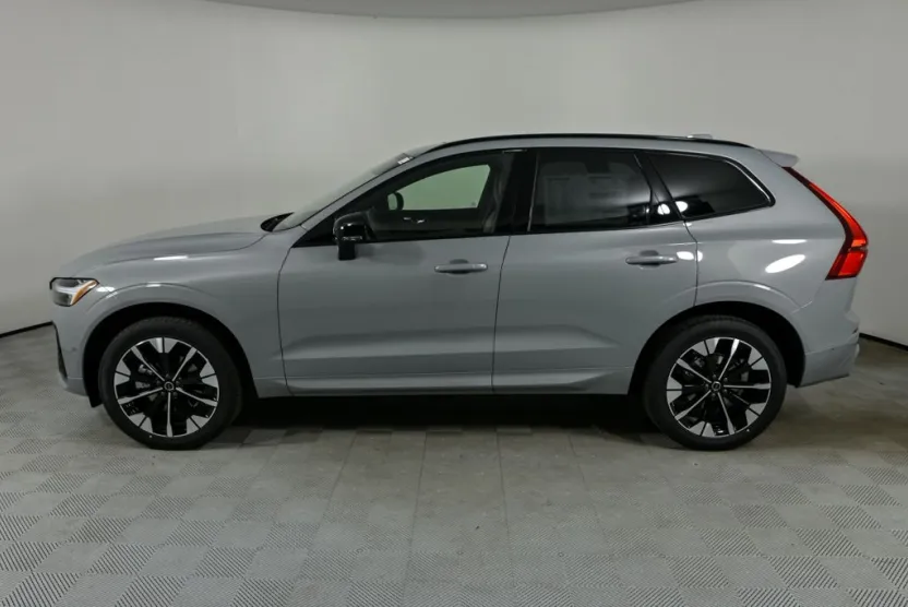 2026 Volvo XC60 B5 Plus photo 1