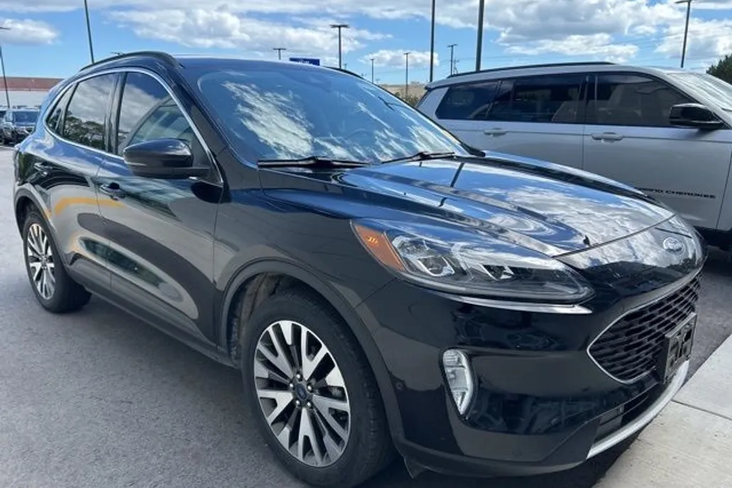 2020 Ford Escape Titanium photo 1