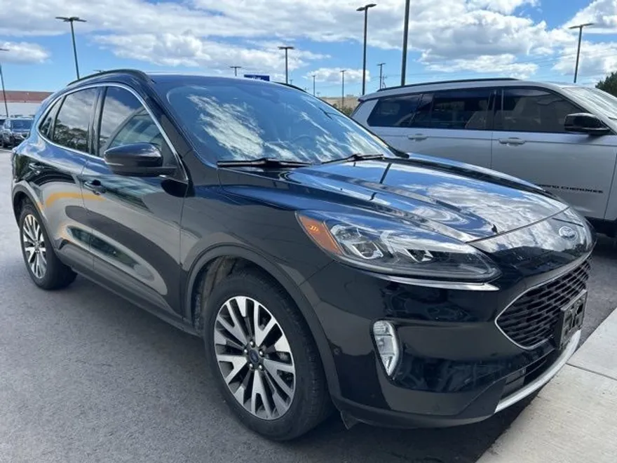 2020 Ford Escape Titanium photo 1