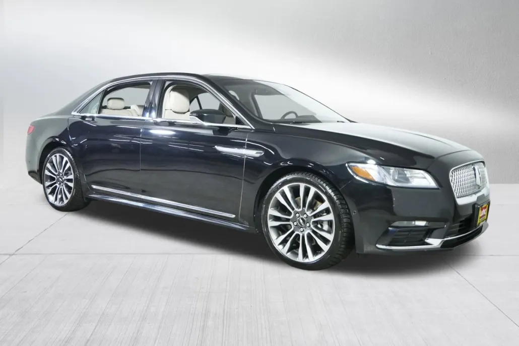 2019 Lincoln Continental Reserve photo 1