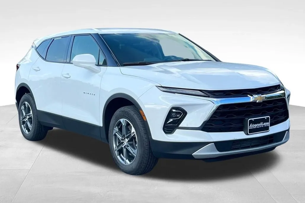 2025 Chevrolet Blazer 2LT photo 1