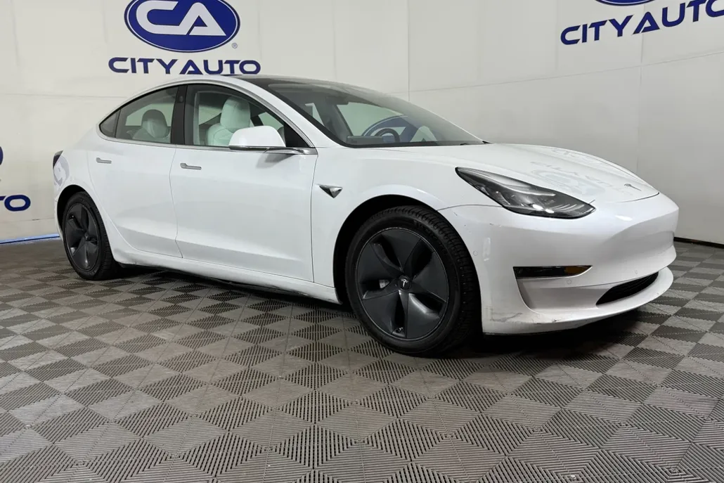 2020 Tesla Model 3 Long Range photo 1