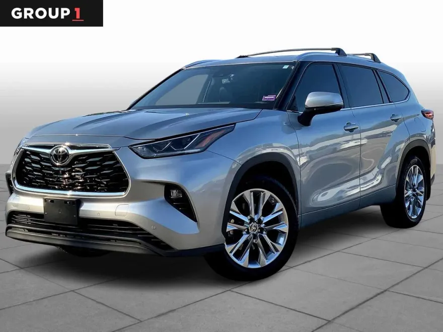 2022 Toyota Highlander Limited photo 1