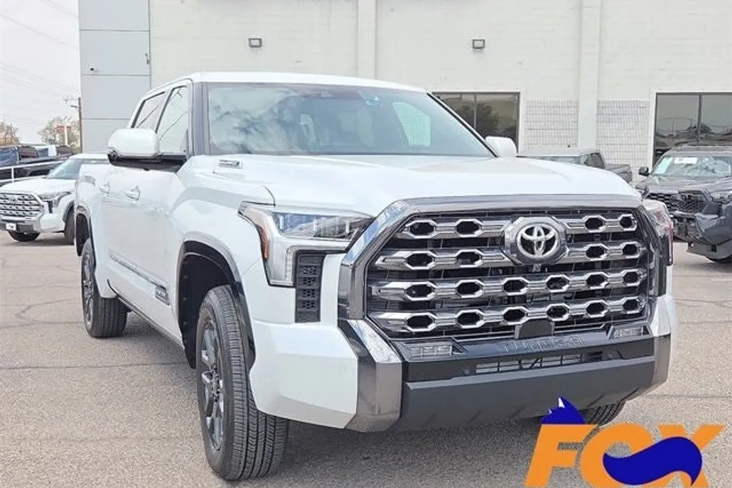 2025 Toyota Tundra Platinum photo 1
