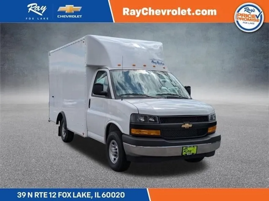 2025 Chevrolet Express Cutaway 3500 Van photo 1