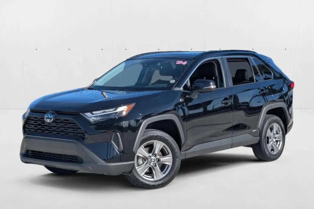 2024 Toyota RAV4 Hybrid XLE photo 1