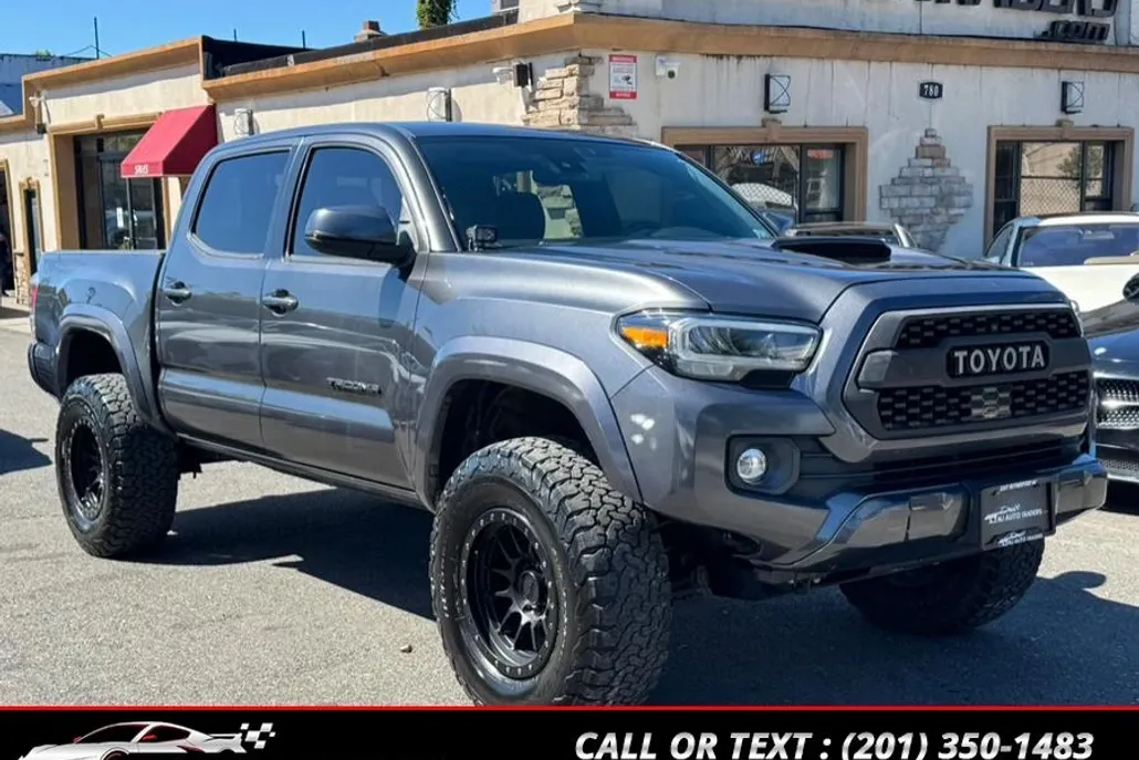 2020 Toyota Tacoma TRD Sport Double Cab V6 photo 1