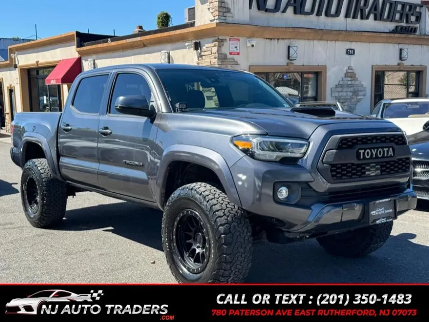2020 Toyota Tacoma TRD Sport Double Cab V6 photo 1