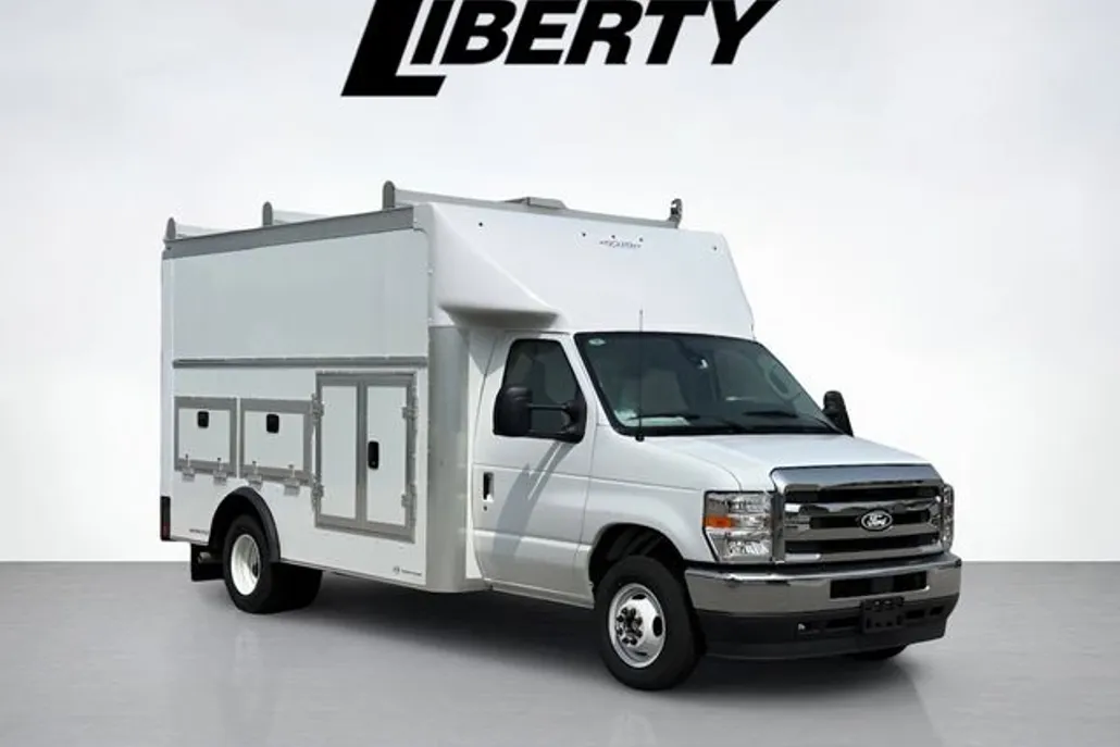 2026 Ford E-450 photo 1