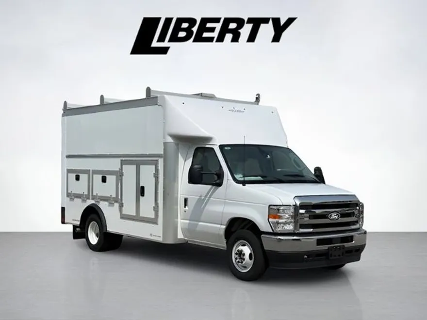 2026 Ford E-450 photo 1