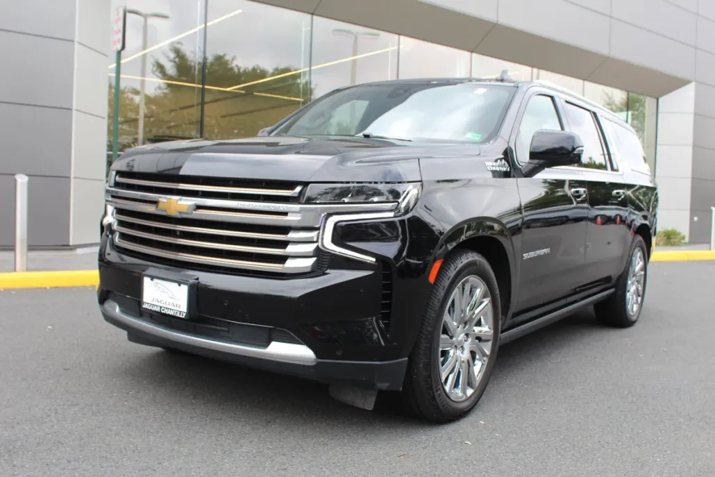 2021 Chevrolet Suburban High Country photo 1