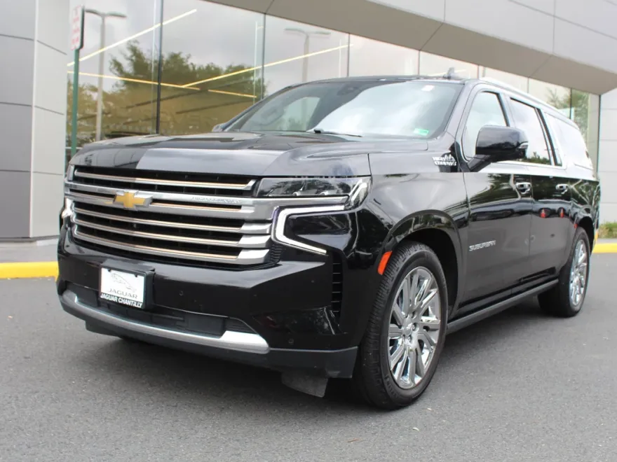 2021 Chevrolet Suburban High Country photo 1