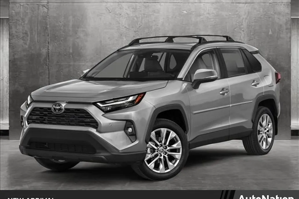 2024 Toyota RAV4 XLE photo 1