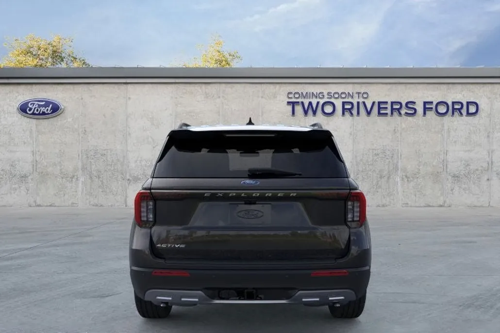 2025 Ford Explorer photo 1