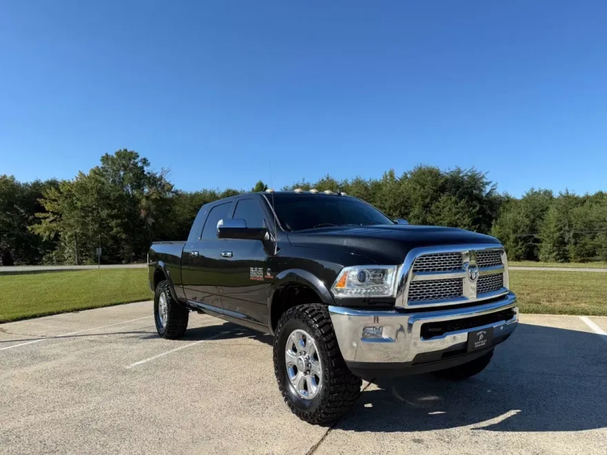 2016 Ram 2500 Laramie photo 1