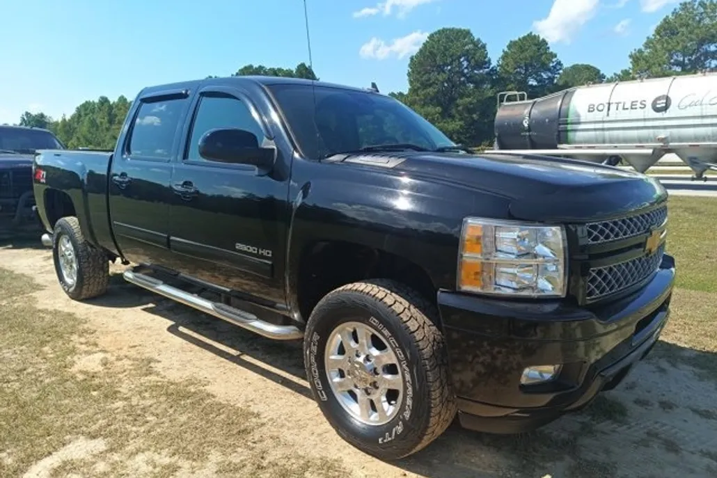 2013 Chevrolet Silverado 2500HD Z71 photo 1