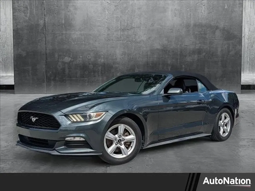2016 Ford Mustang V6 Convertible photo 1