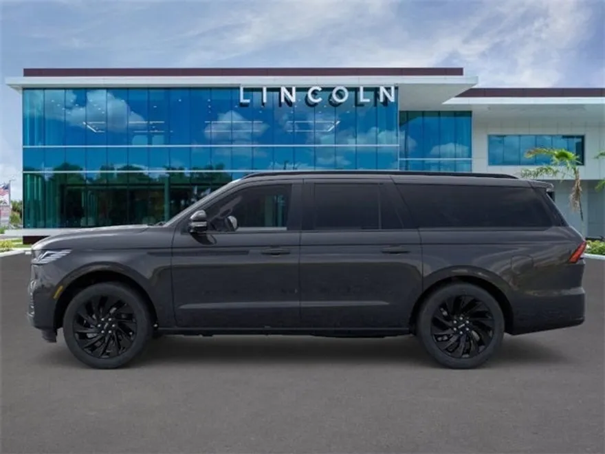 2025 Lincoln Navigator L Reserve photo 1