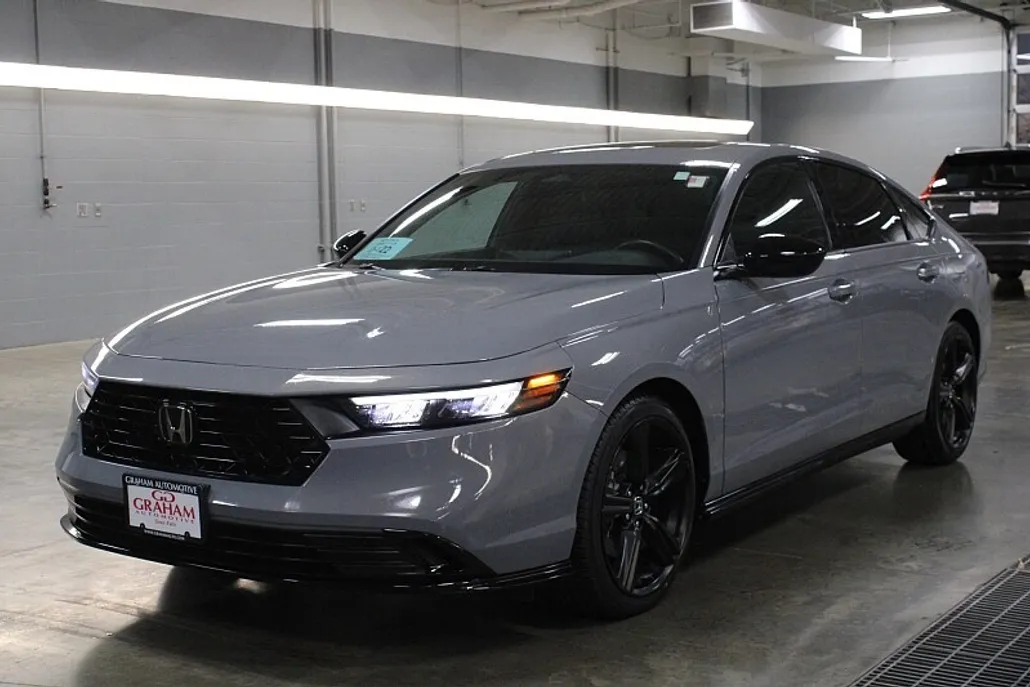 2023 Honda Accord Sport-L photo 1