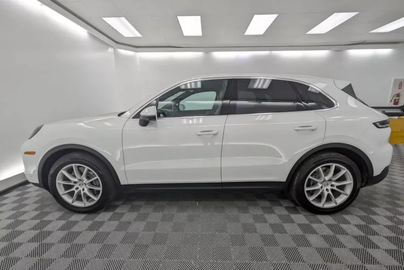 2025 Porsche Cayenne photo 1