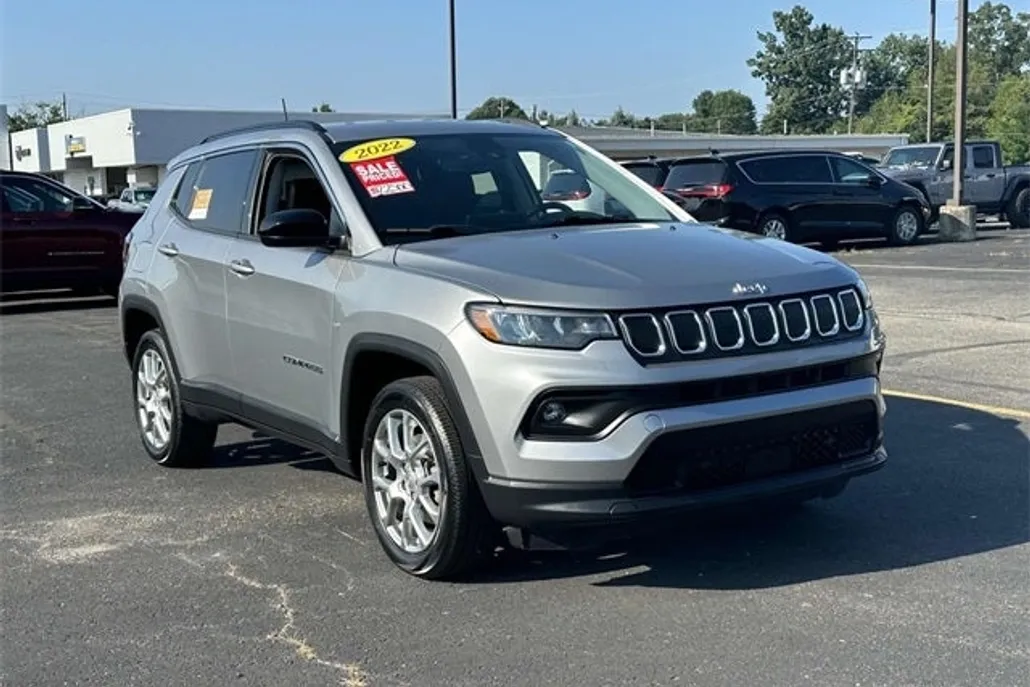 2022 Jeep Compass Latitude Lux photo 1