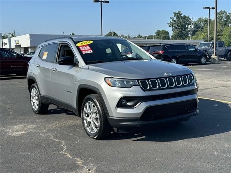 2022 Jeep Compass Latitude Lux photo 1