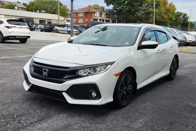 2017 Honda Civic EX-L Hatchback photo 1