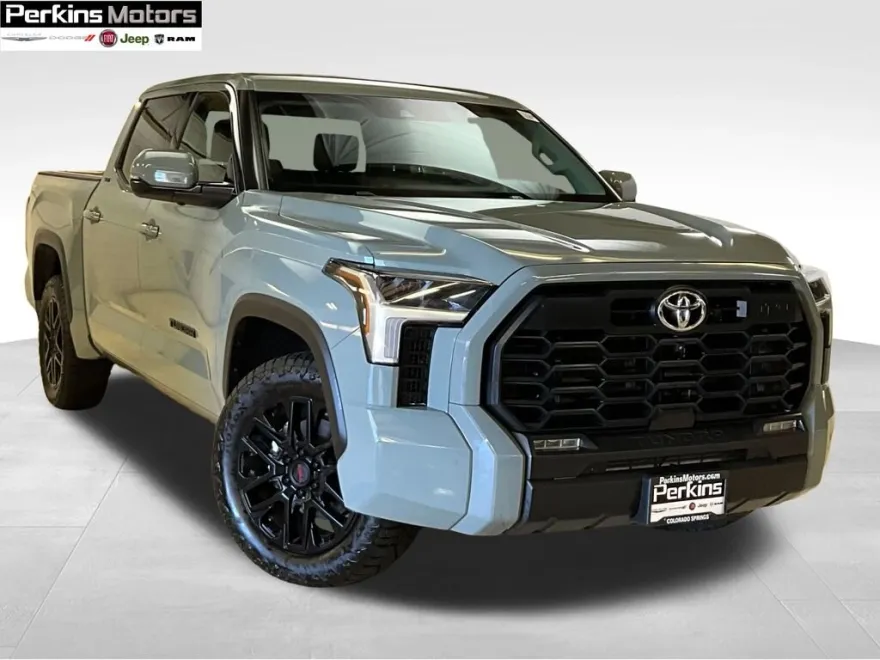 2022 Toyota Tundra SR5 photo 1