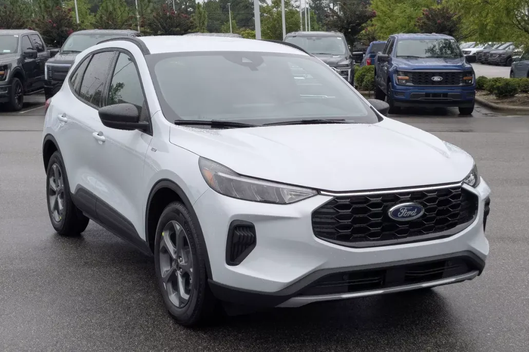 2025 Ford Escape ST-Line photo 1