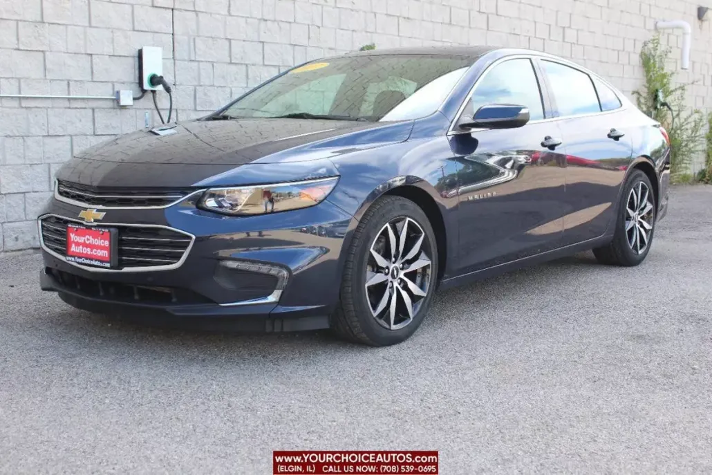 2017 Chevrolet Malibu 1LT photo 1