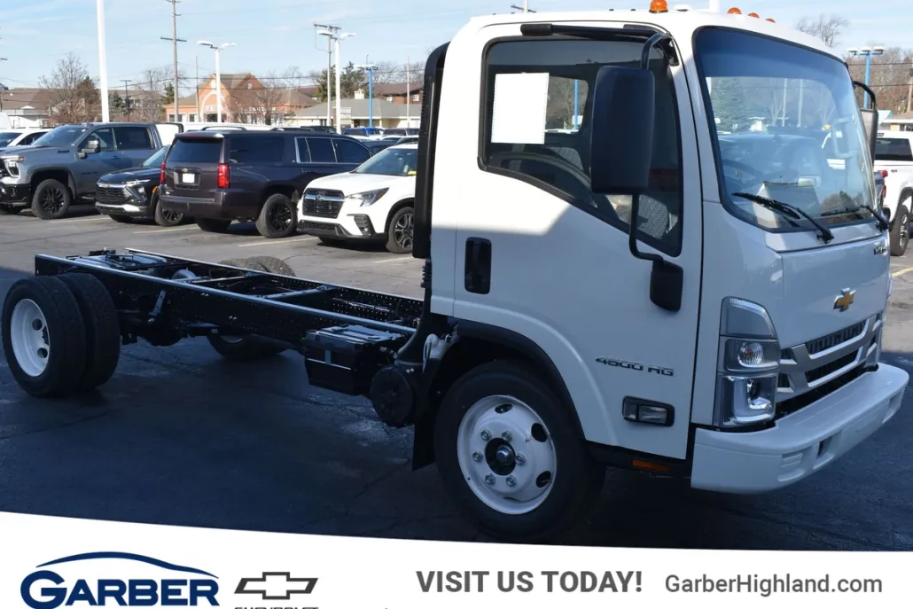 2025 Chevrolet Silverado 4500HD photo 1
