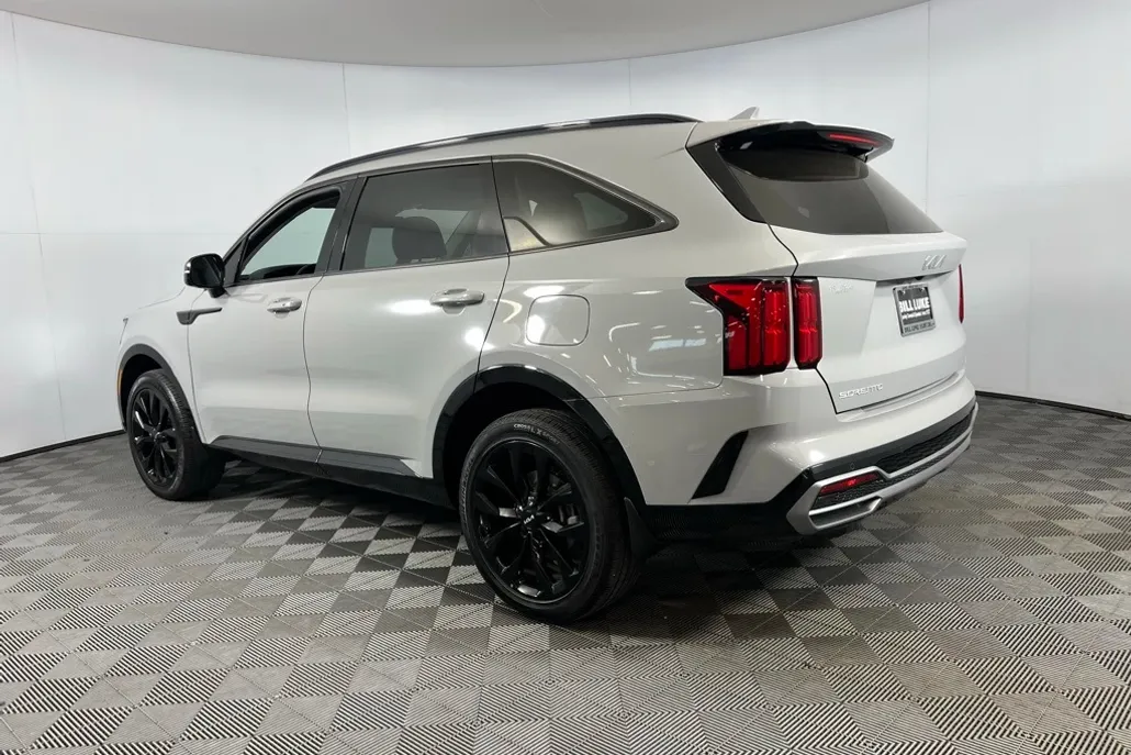 2023 Kia Sorento SX photo 1