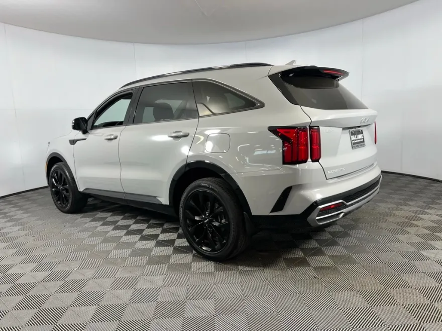2023 Kia Sorento SX photo 1