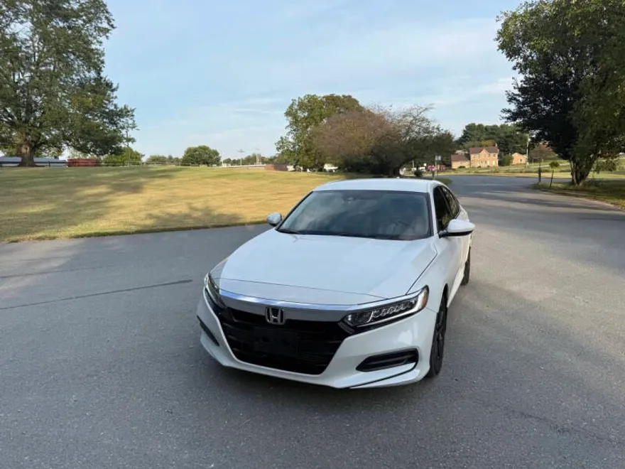 2019 Honda Accord LX photo 1