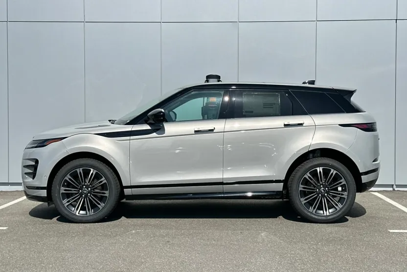 2026 Land Rover Range Rover Evoque Dynamic SE photo 1