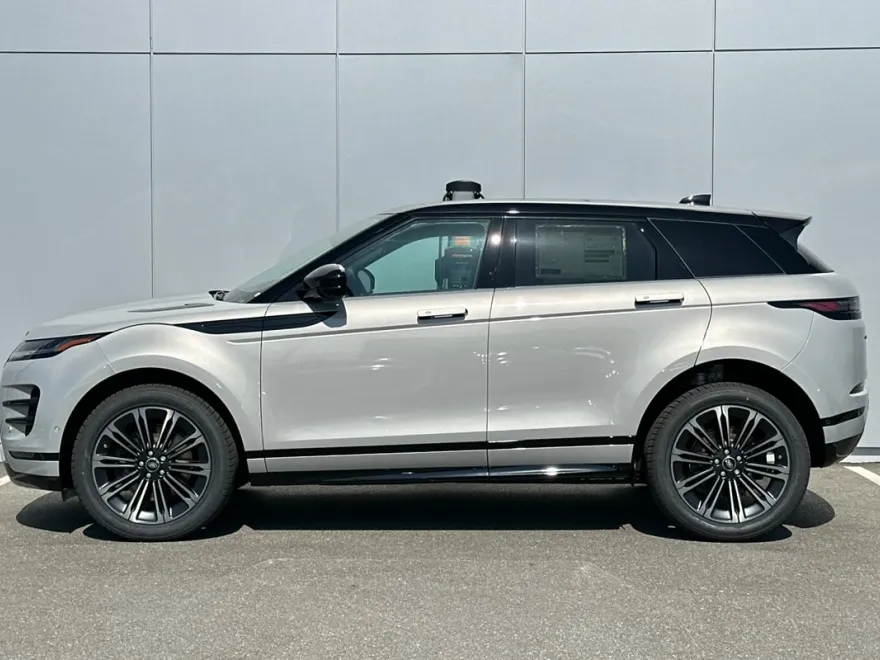 2026 Land Rover Range Rover Evoque Dynamic SE photo 1