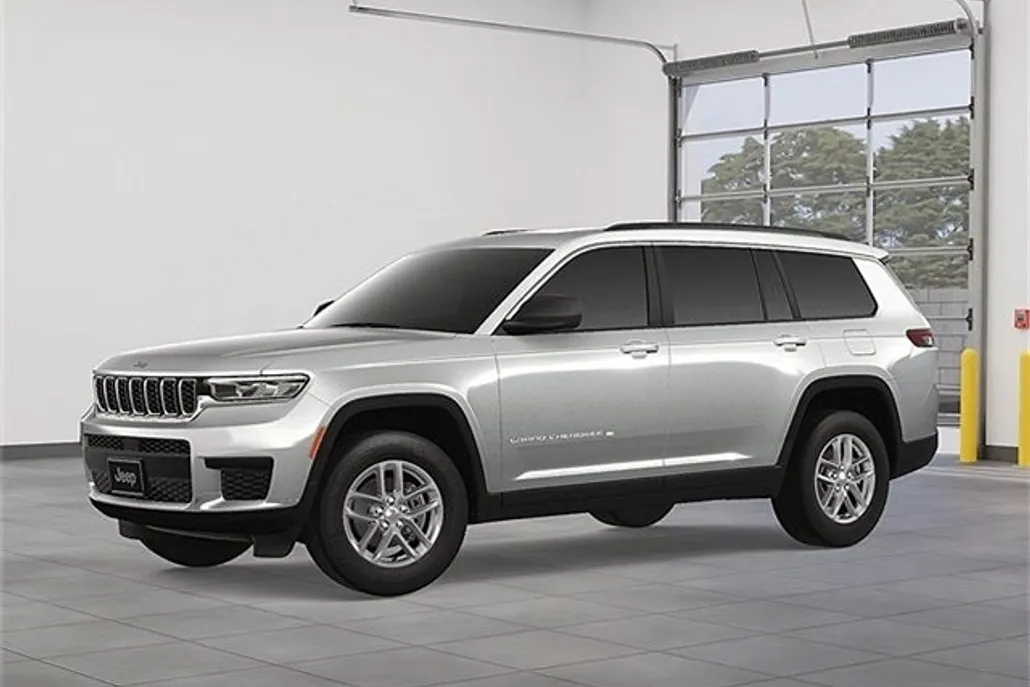 2025 Jeep Grand Cherokee Laredo photo 1