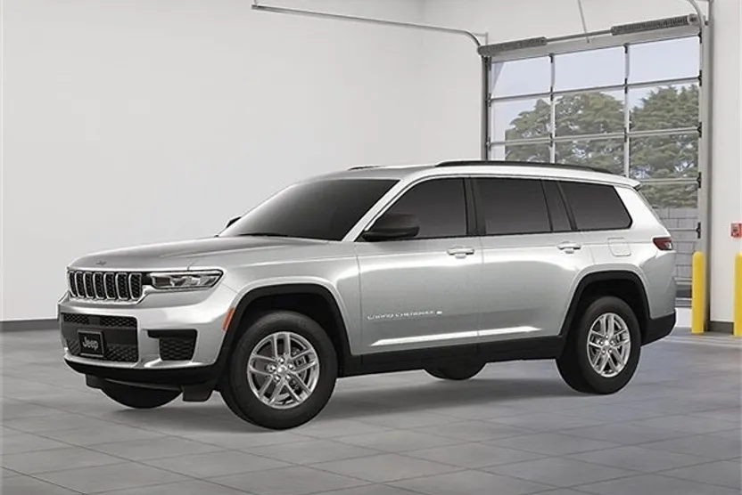 2025 Jeep Grand Cherokee Laredo photo 1