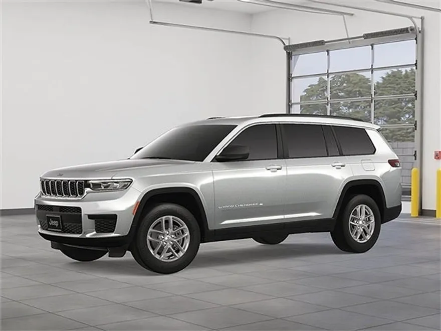 2025 Jeep Grand Cherokee Laredo photo 1