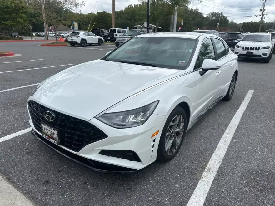 2022 Hyundai Sonata SEL photo 1