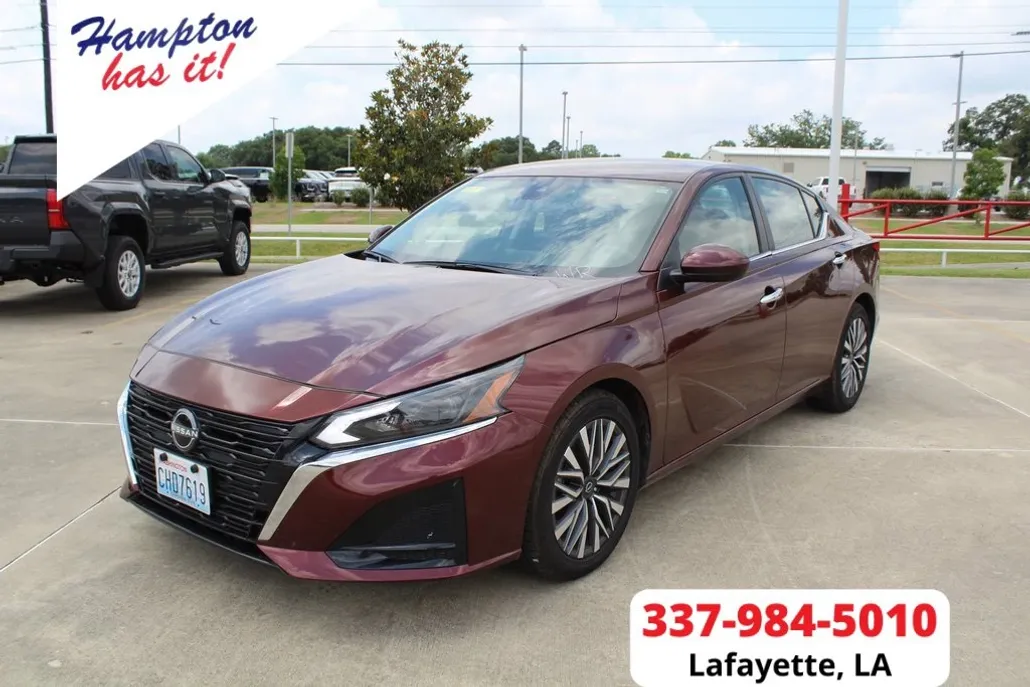 2023 Nissan Altima 2.5 SV photo 1