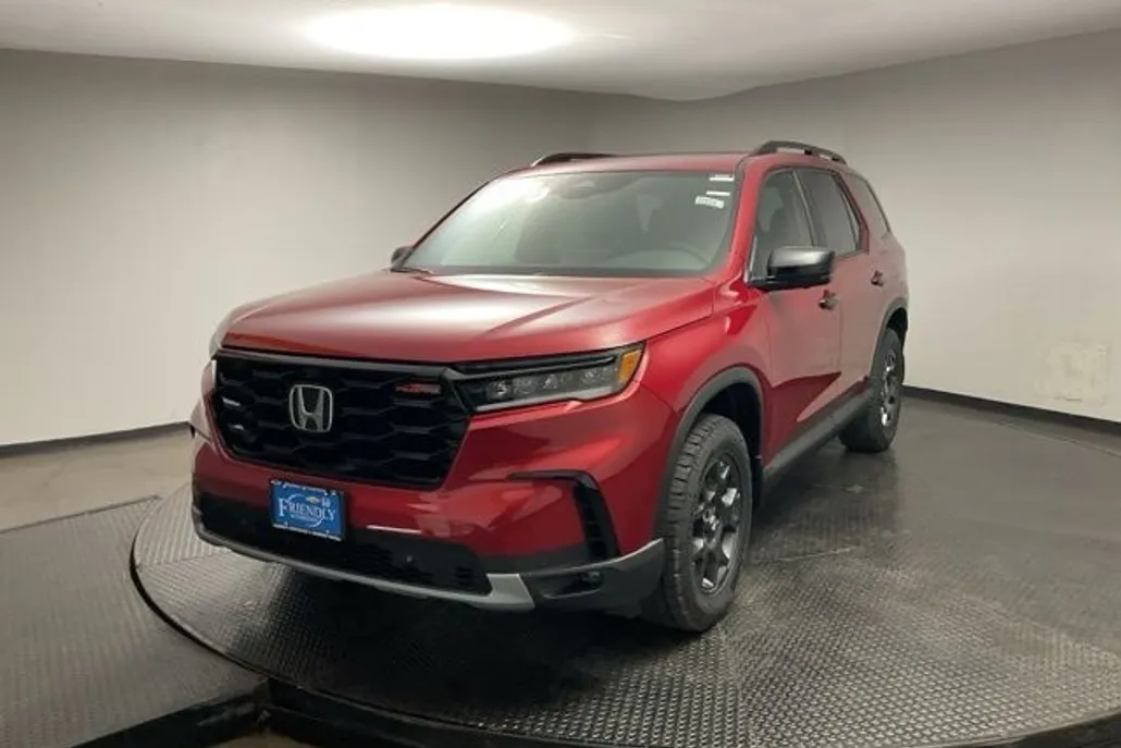 2025 Honda Pilot TrailSport photo 1